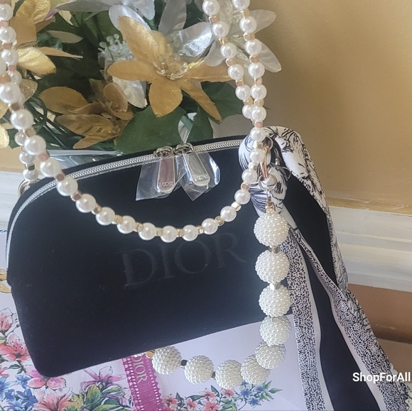 - Dior - Picture 11 of 16